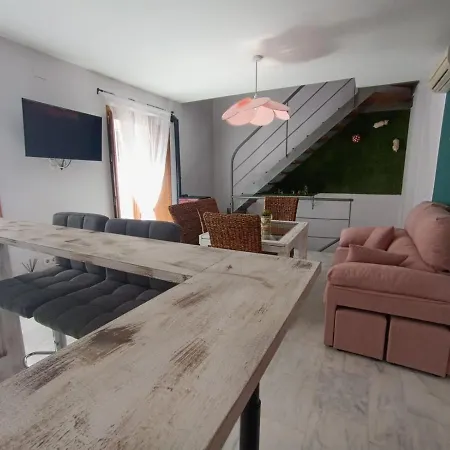 شقة Encanto. Centrico Triplex Cerca De La Corredera Y Casco Antiguo.