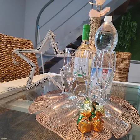 Encanto. Centrico Triplex Cerca De La Corredera Y Casco Antiguo. Cordoba